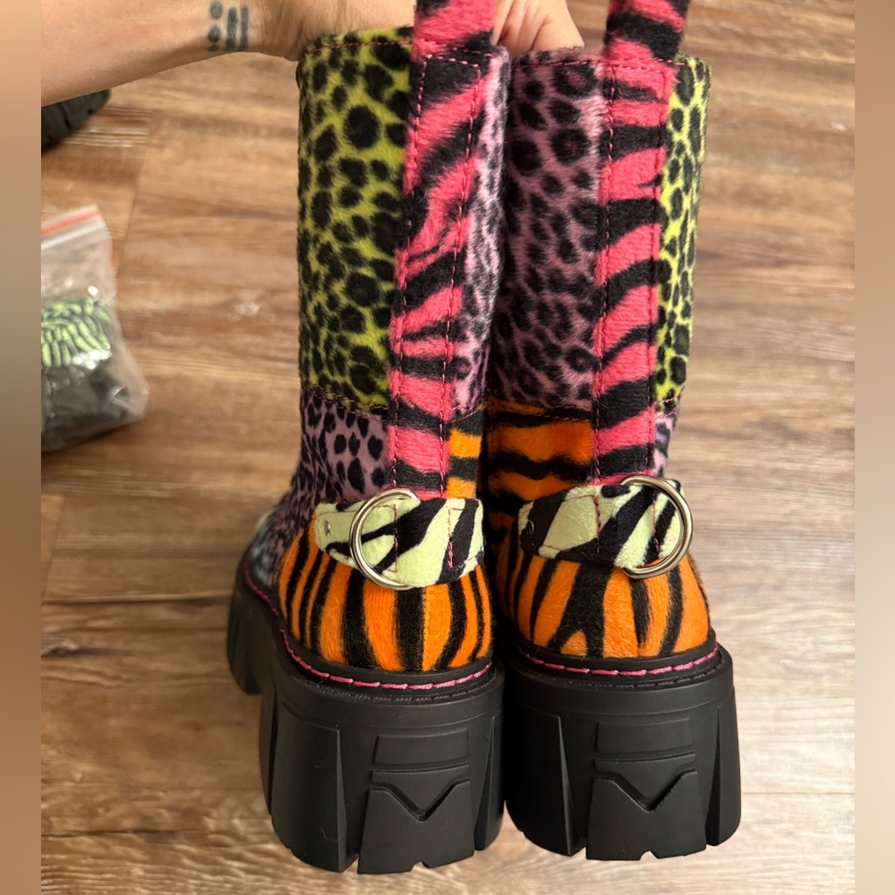 Party animal zebra , cheetah print furry combat platform Boots - Picture 4 of 4